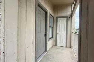 5501 Rose Hill Cir, Austin, TX 78745 - Photo 2