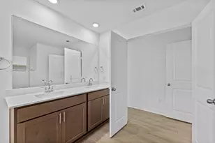 252 Rivers Edge Dr, Georgetown, TX 78628 - Photo 4