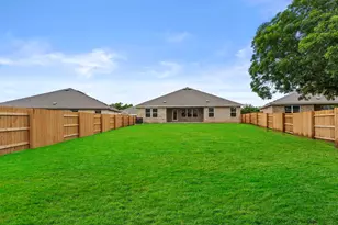 252 Rivers Edge Dr, Georgetown, TX 78628 - Photo 38