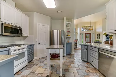 300 Valley Oak Drive, Dripping Springs, TX 78620 - Photo 10