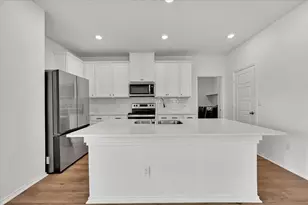 8013 Philbrook Dr, Austin, TX 78744 - Photo 10