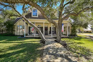 209 Peabody Pl, Dripping Springs, TX 78620 - Photo 2