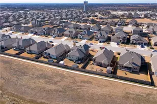 6825 Leonardo Dr, Round Rock, TX 78665 - Photo 36