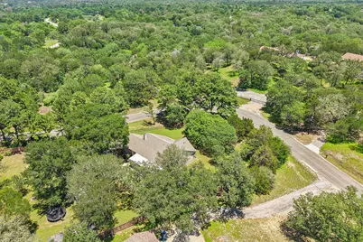 241 Laura Lane, Bastrop, TX 78602 - Photo 4