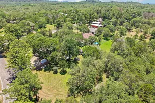 241 Laura Ln, Bastrop, TX 78602 - Photo 36