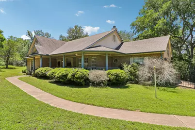 241 Laura Lane, Bastrop, TX 78602 - Photo 2