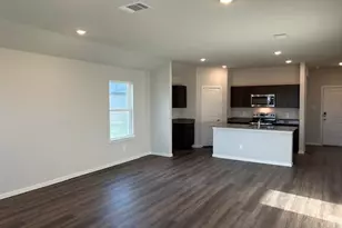 206 Perry Pl, Rockdale, TX 76567 - Photo 2