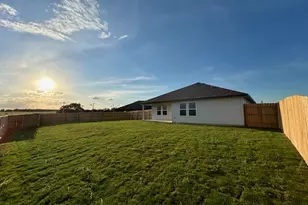 206 Perry Pl, Rockdale, TX 76567 - Photo 8