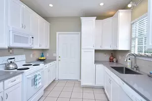 600 Grand Prairie Cir, Dripping Springs, TX 78620 - Photo 10