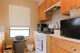 11709 Santa Cruz Dr, Austin, TX 78759 - Photo 12