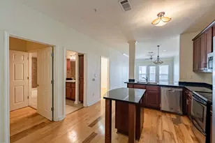 910 W 25th St, Austin, TX 78705 - Photo 4