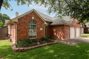 1853 Dapplegrey Ln, Austin, TX 78727 - Photo 4