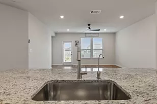 144 Gullivers Dr, Elgin, TX 78621 - Photo 20