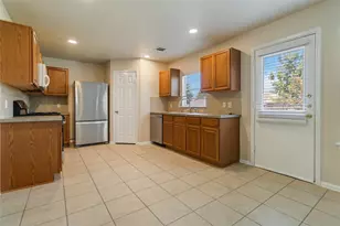 401 Spruce Dr, Kyle, TX 78640 - Photo 12
