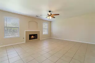 401 Spruce Dr, Kyle, TX 78640 - Photo 10