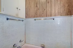 303 Vernon St, Taylor, TX 76574 - Photo 24