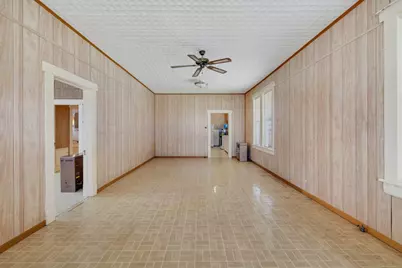 303 Vernon Street, Taylor, TX 76574 - Photo 18