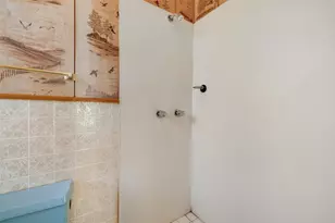 303 Vernon St, Taylor, TX 76574 - Photo 34