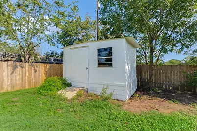 405 E Granite Street, Llano, TX 78643 - Photo 32