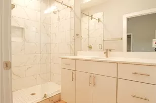 6014 Fairway St, Austin, TX 78741 - Photo 18