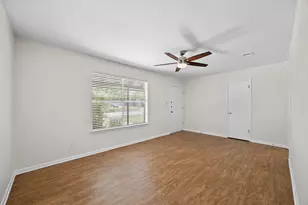 8600 Hathaway Dr, Austin, TX 78757 - Photo 10