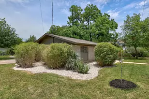 8600 Hathaway Dr, Austin, TX 78757 - Photo 18