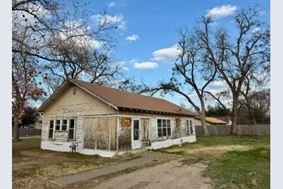 805 N Central Avenue, Cameron, TX 76520 - Photo 2