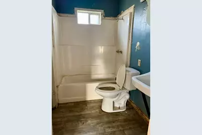 805 N Central Avenue, Cameron, TX 76520 - Photo 8