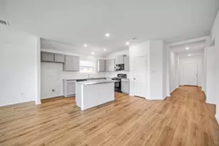 310 Sebring Cir, Hutto, TX 78634 - Photo 4