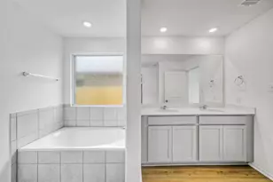 310 Sebring Cir, Hutto, TX 78634 - Photo 14