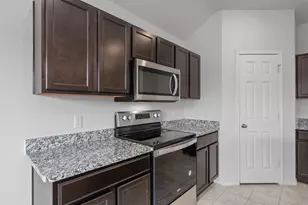 108 Ragnar Dr, Jarrell, TX 76537 - Photo 14