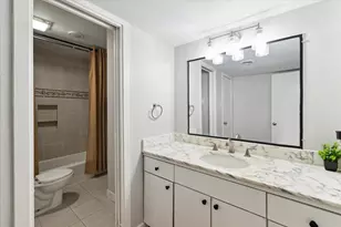 3300 Yorktown St, Houston, TX 77056 - Photo 10
