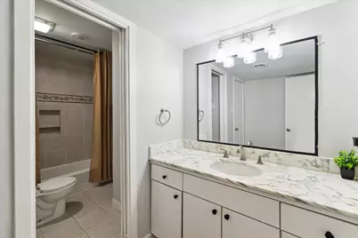 3300 Yorktown Street #13, Houston, TX 77056 - Photo 10