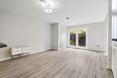3300 Yorktown Street #13, Houston, TX 77056 - Photo 2