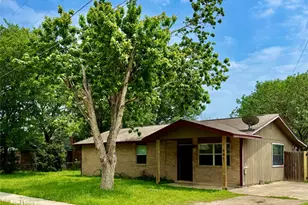 805 Laurel St, Bastrop, TX 78602 - Photo 1
