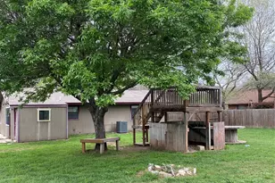 805 Laurel St, Bastrop, TX 78602 - Photo 12