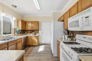 7501 Shadowridge Run, Austin, TX 78749 - Photo 6