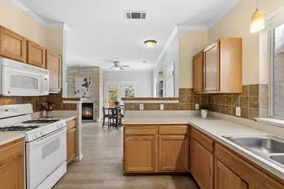 7501 Shadowridge Run #149, Austin, TX 78749 - Photo 8