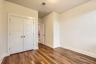 7324 Easy Wind Dr, Austin, TX 78757 - Photo 20