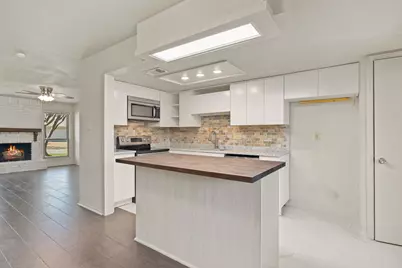 8235 Summer Side Drive, Austin, TX 78759 - Photo 4