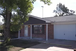 313 Ross St, Hutto, TX 78634 - Photo 2