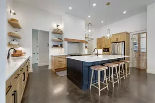 329 Calvary Cv, Dripping Springs, TX 78620 - Photo 6