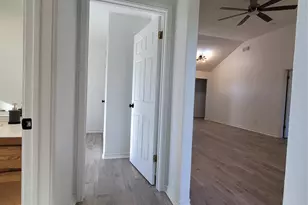 208 Newcastle Dr, Red Rock, TX 78662 - Photo 28