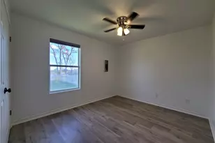 208 Newcastle Dr, Red Rock, TX 78662 - Photo 22