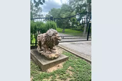 111 Kathleen Avenue, La Grange, TX 78945 - Photo 2