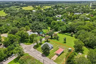 406 Live Oak St, Smithville, TX 78957 - Photo 36