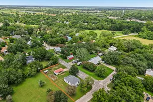 406 Live Oak St, Smithville, TX 78957 - Photo 38