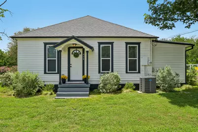 406 Live Oak Street, Smithville, TX 78957 - Photo 1