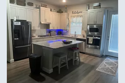 905 Academy Oaks Drive, San Marcos, TX 78666 - Photo 2