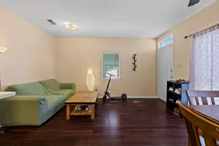 915 W 22nd 1/2 St, Austin, TX 78705 - Photo 4